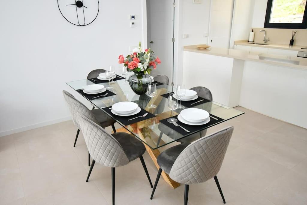 Ferienwohnung Casa Kerr - Luxury Apt - Sleeps 9 - Los Boliches Málaga Exterior foto